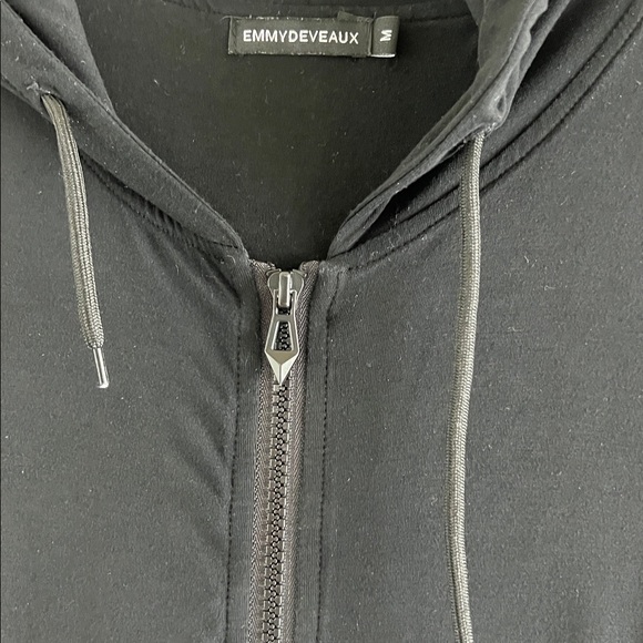 Emmy Deveaux The Long Hoodie - Picture 9 of 16